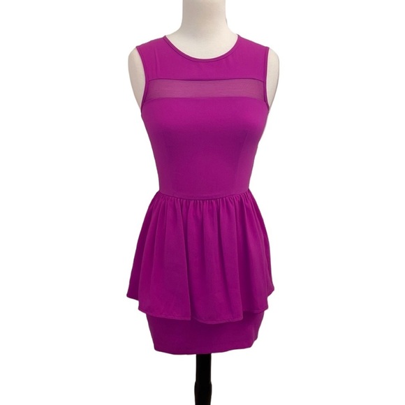 016: H&M magenta peplum above the knee dress w/ mesh to front in Women’s size 4 - Picture 1 of 9